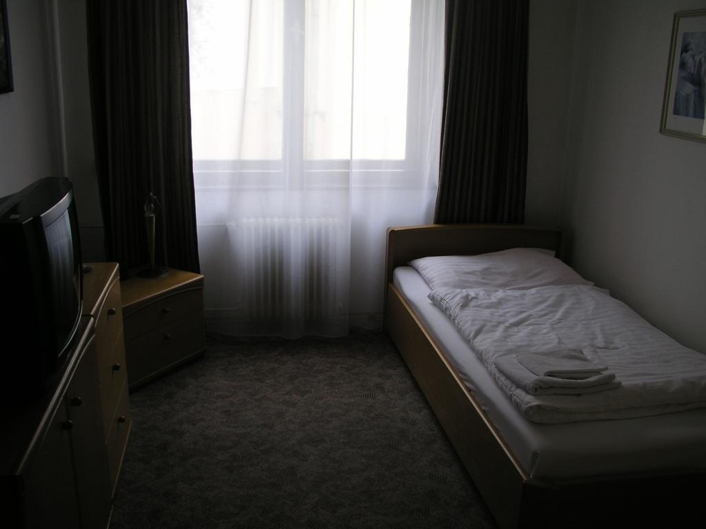 Hotel & Penzion Grand Matej Banská Štiavnica Rum bild